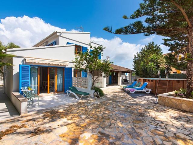 Chalet, Sa Coma