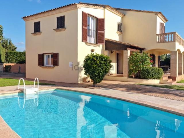 Chalet, Sa Coma