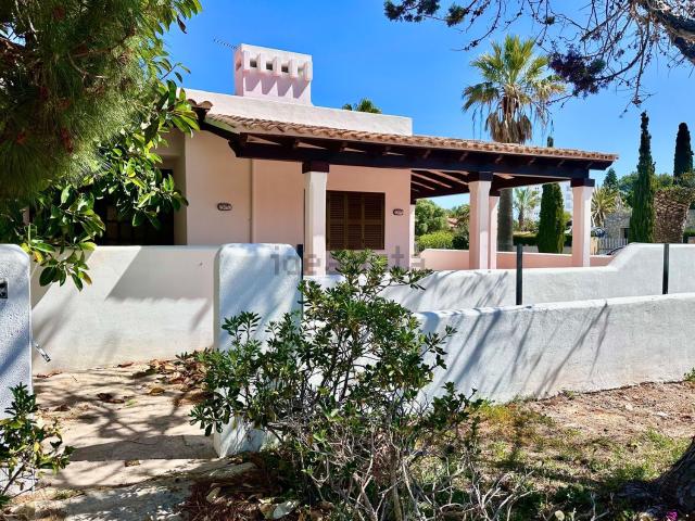 Chalet, Sa Coma