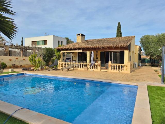 Chalet, Sa Coma