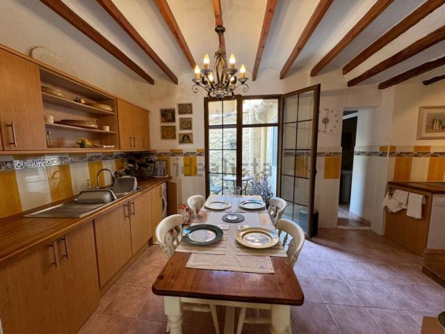 Chalet, Sagra
