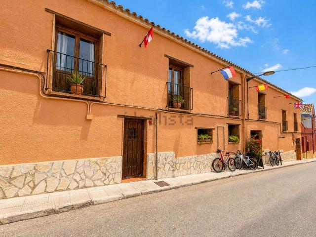 Chalet, Sagra