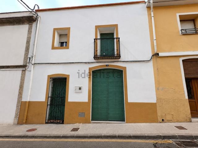 Chalet, Sagra