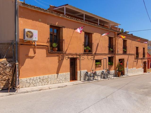 Chalet, Sagra