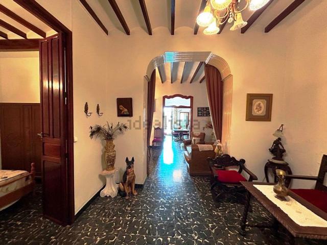 Chalet, Sagra