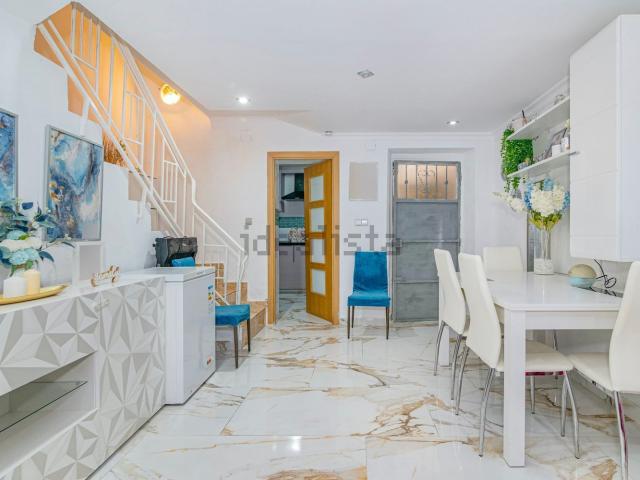 Chalet, Salar