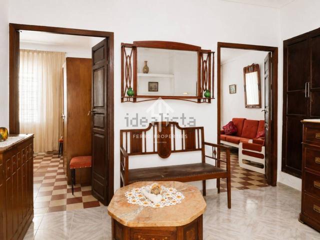 Chalet, Salar
