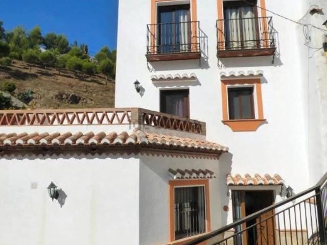 Chalet, Salares