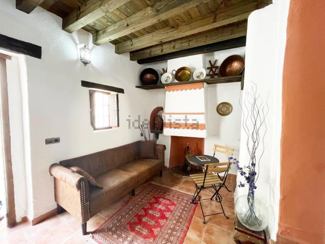 Chalet, Salares
