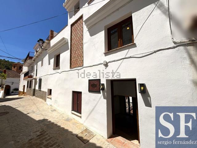 Chalet, Salares