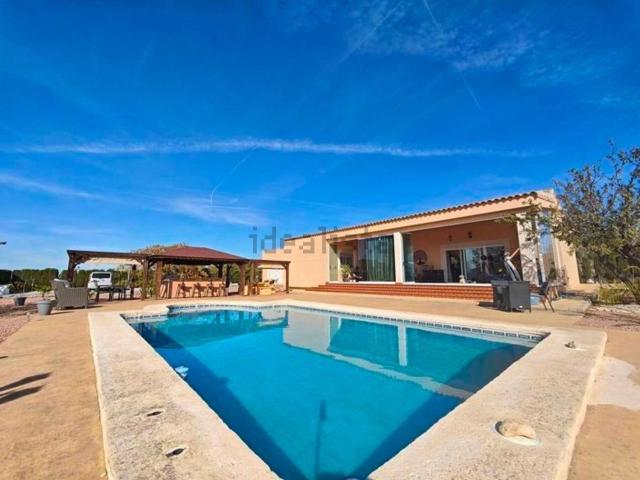 Chalet, Salinas