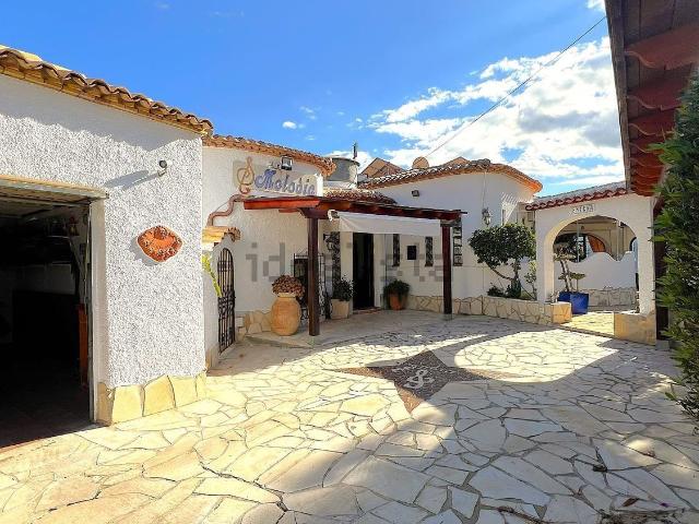 Chalet, Sanet y Negrals