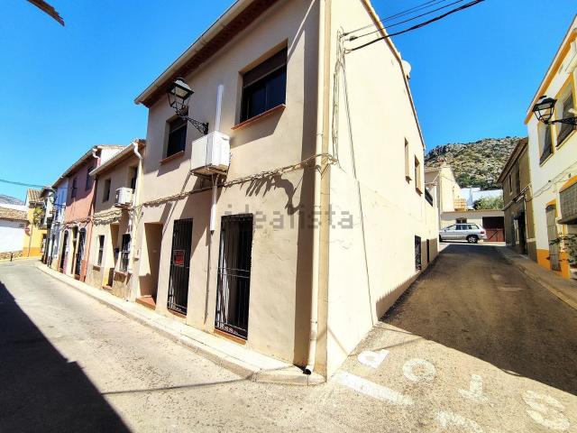 Chalet, Sanet y Negrals