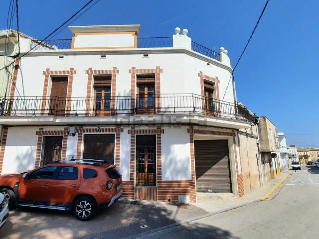Chalet, Sanet y Negrals