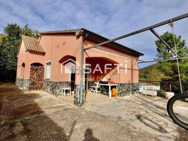 Chalet, Sant Feliu de Buixalleu