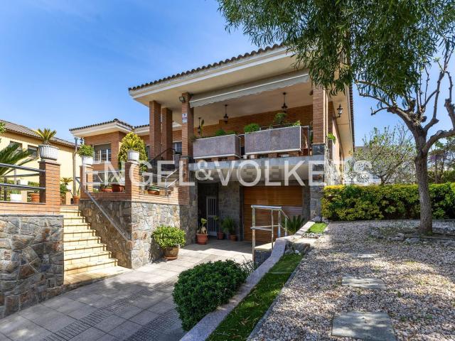 Chalet, Sant Fost de Campsentelles