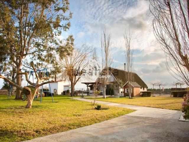 Chalet, Sant Jaume d&apos Enveja