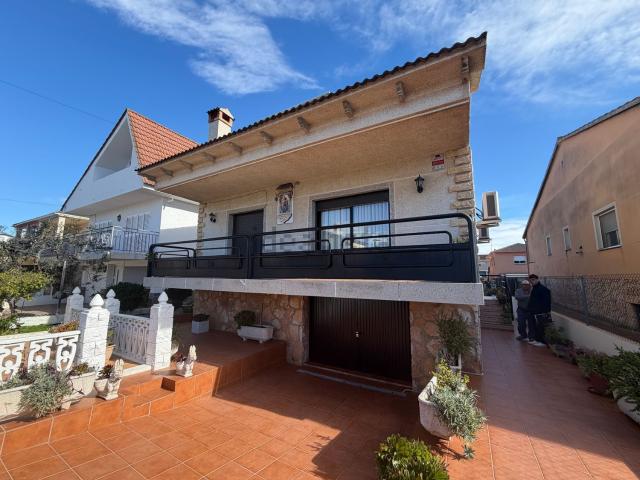 Chalet, Sant Jaume Dels Domenys