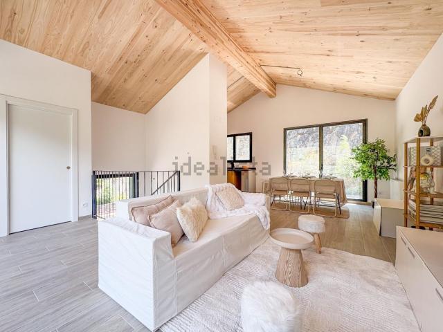 Chalet, Sant Julia de Loria
