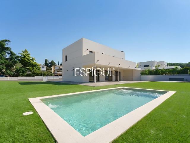 Chalet, Vallromanes