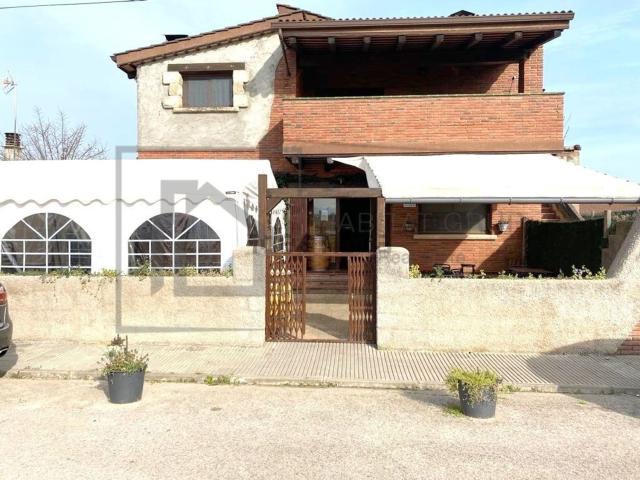 Chalet, Santa Coloma de Farners
