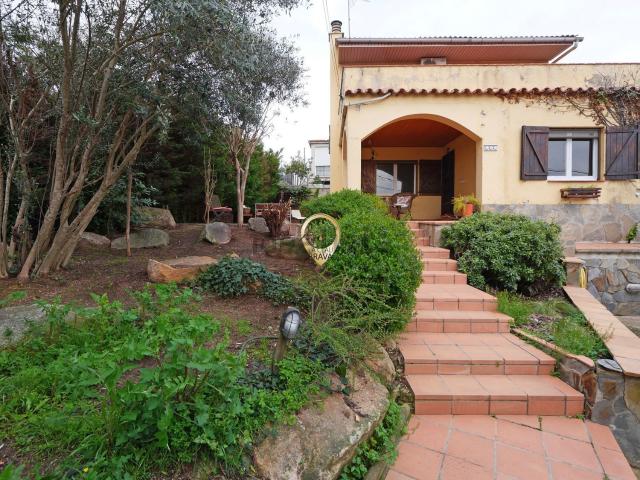 Chalet, Santa Coloma de Farners