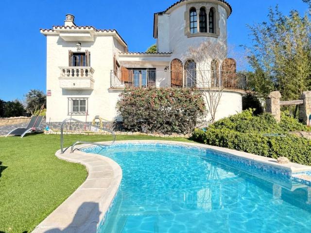 Chalet, Santa Coloma de Farners