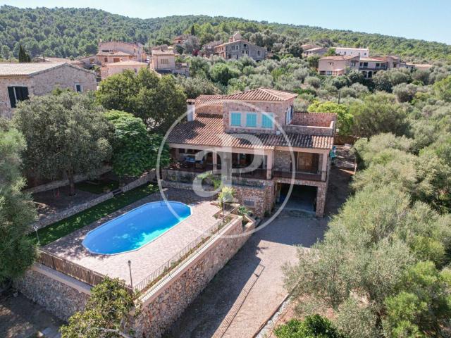 Chalet, Santa Eugenia