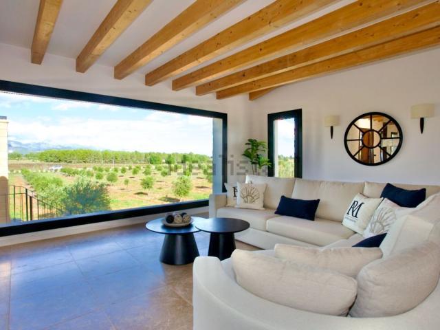 Chalet, Santa Eugenia