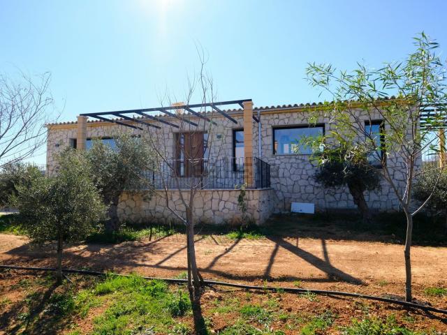 Chalet, Santa Eugenia