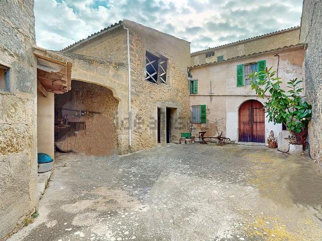 Chalet, Santa Eugenia