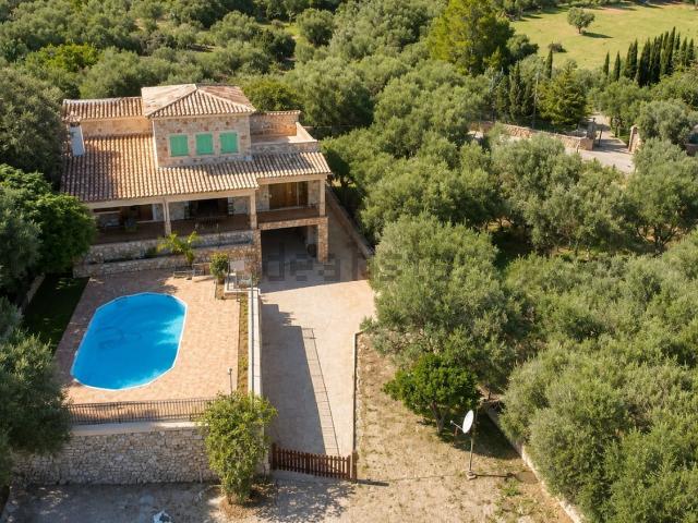 Chalet, Santa Eugenia