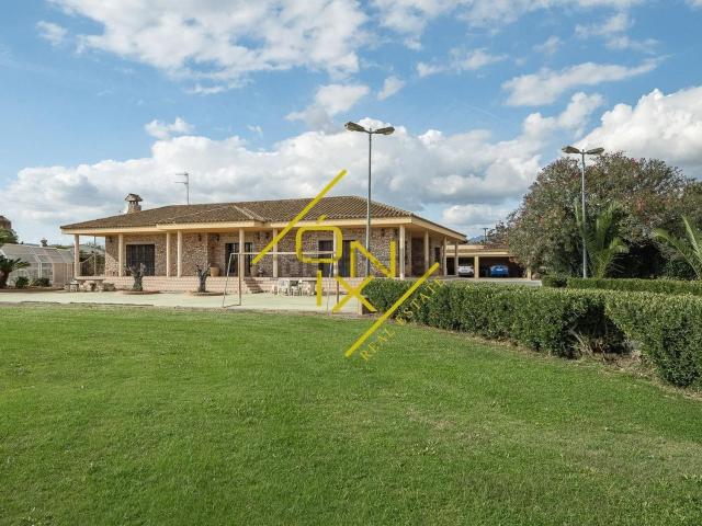Chalet, Santa Oliva