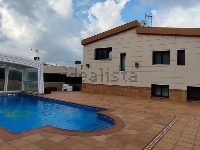 Chalet, Santa Oliva