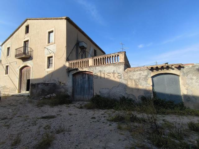 Chalet, Santa Margarida i els Monjos