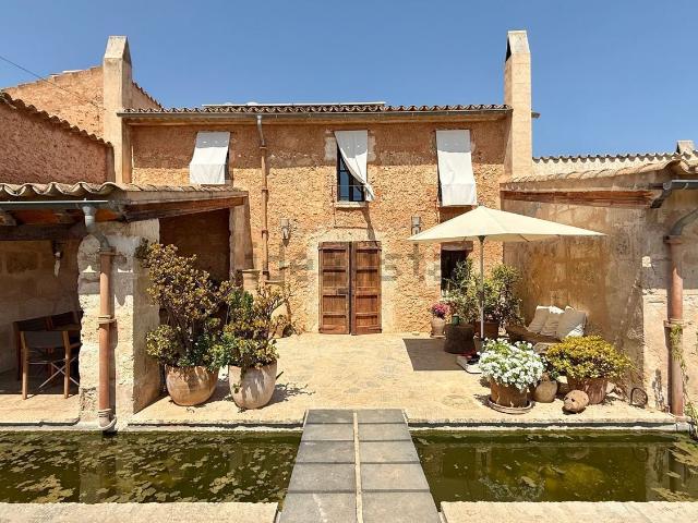 Chalet, Santa Maria del Cami