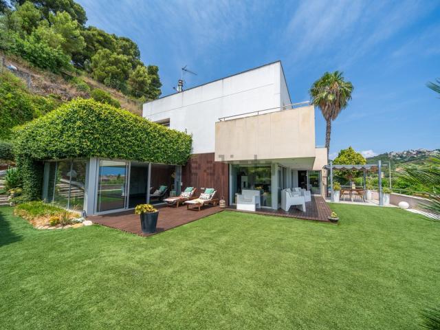 Chalet, Santa Susanna