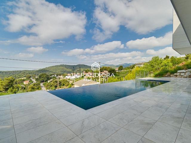 Chalet, Santa Susanna