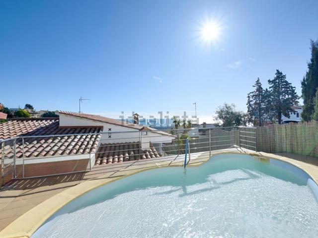 Chalet, Santa Susanna