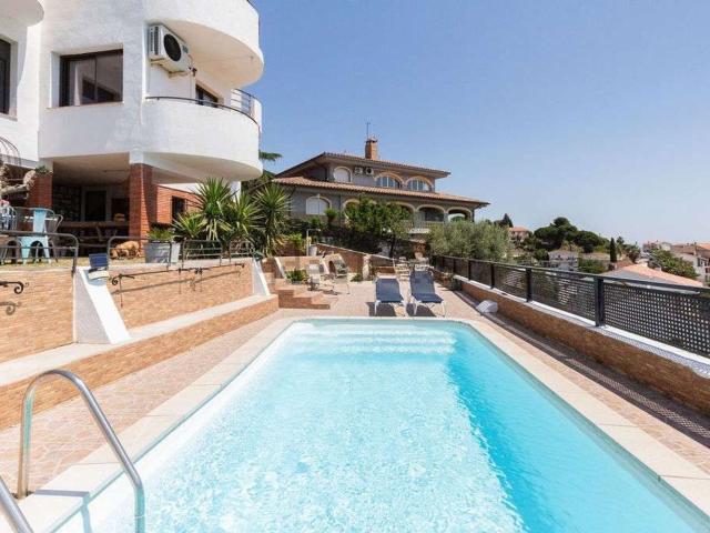 Chalet, Santa Susanna
