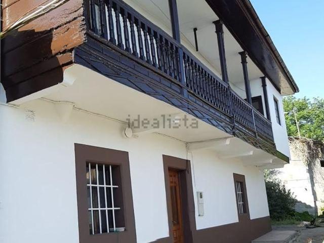 Chalet, Sariego