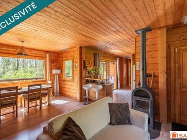 Maison type scandinave bioclimatique en bord de Marne 2120 m2 de nature aux portes de Paris avec dépendance