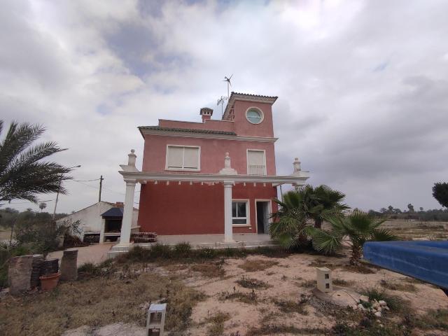 CHALET SEMINUEVO A DOS PASOS DE ELCHE