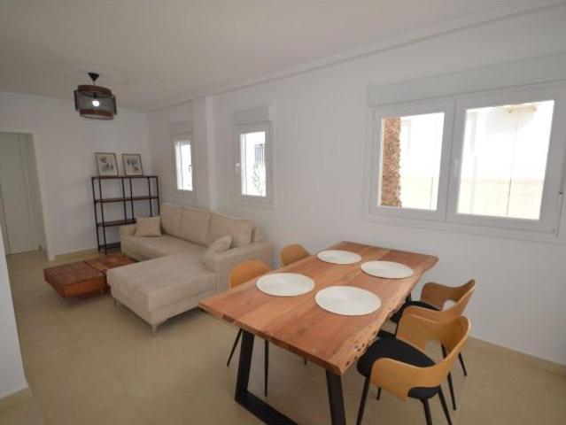 Chalet semiadosado de 3 dormitorios con sótano en La Marina