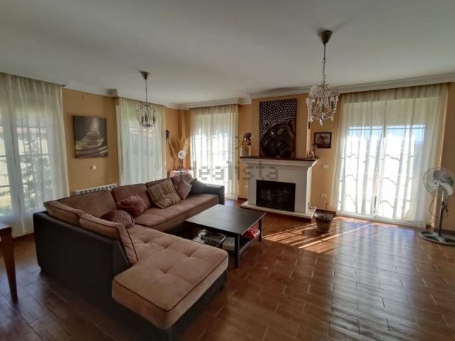 Chalet, Serradilla