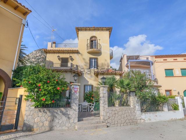 Chalet, Sitges
