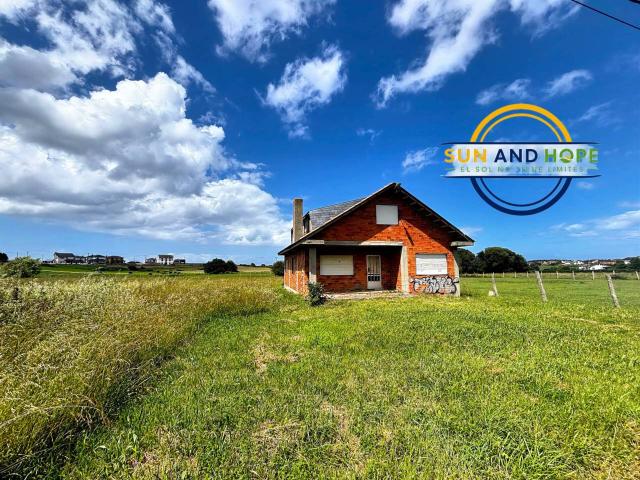 CHALET SIN ACABAR A 900 metros de las calas y playas de A Mariña