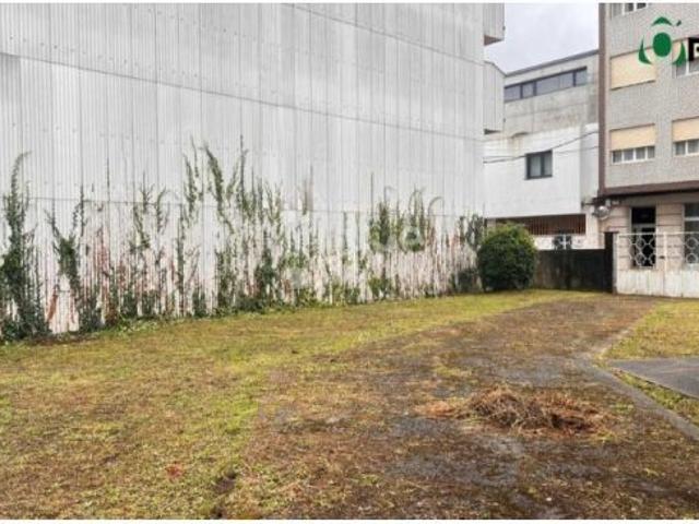 Chalet singular frente a la Plaza de la Constitución de A Estrada