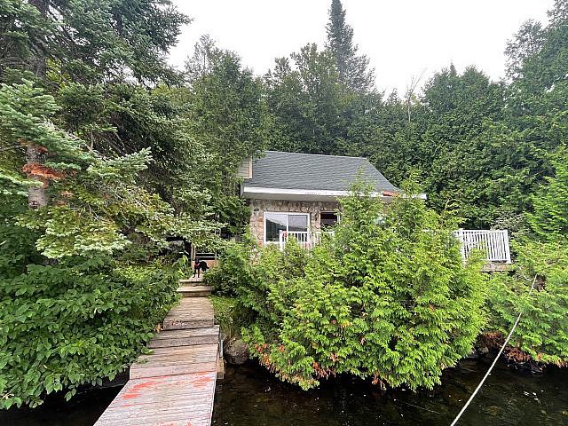 Chalet Sur L’eau Proche De Mont Tremblamt