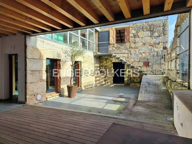 Chalet, Poio